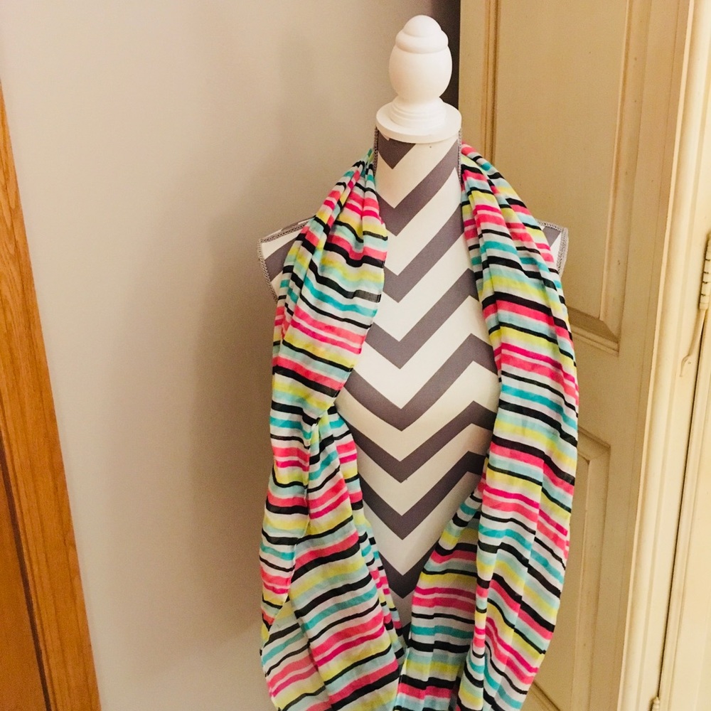 Infinity scarf - Picture 3 of 3